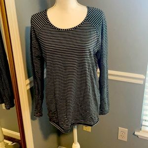 Lululemon back in action long sleeved top